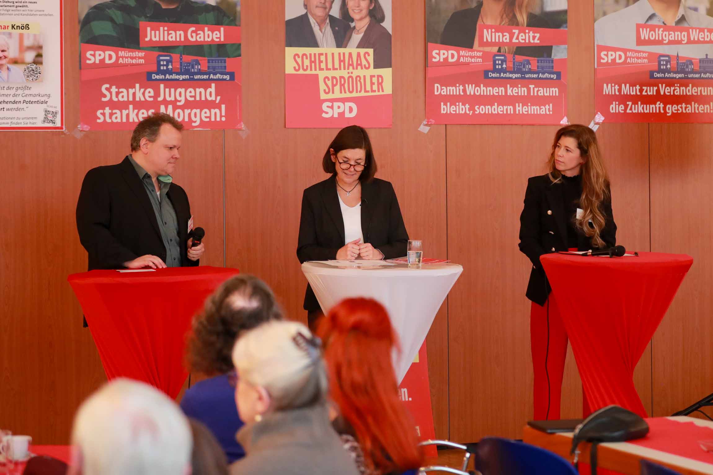 Christel Sprößler (Mitte) mit den Münster Kandidierenden Nina Zeitz (rechts) und Wolfgang Weber (links).