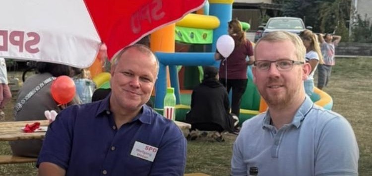 Von links: Wolfgang Weber, Vorsitzender des Vorstandes Ortsverein SPD Münster, Marcus Milligan (gewählter Bürgermeister der Gemeinde Münster)
